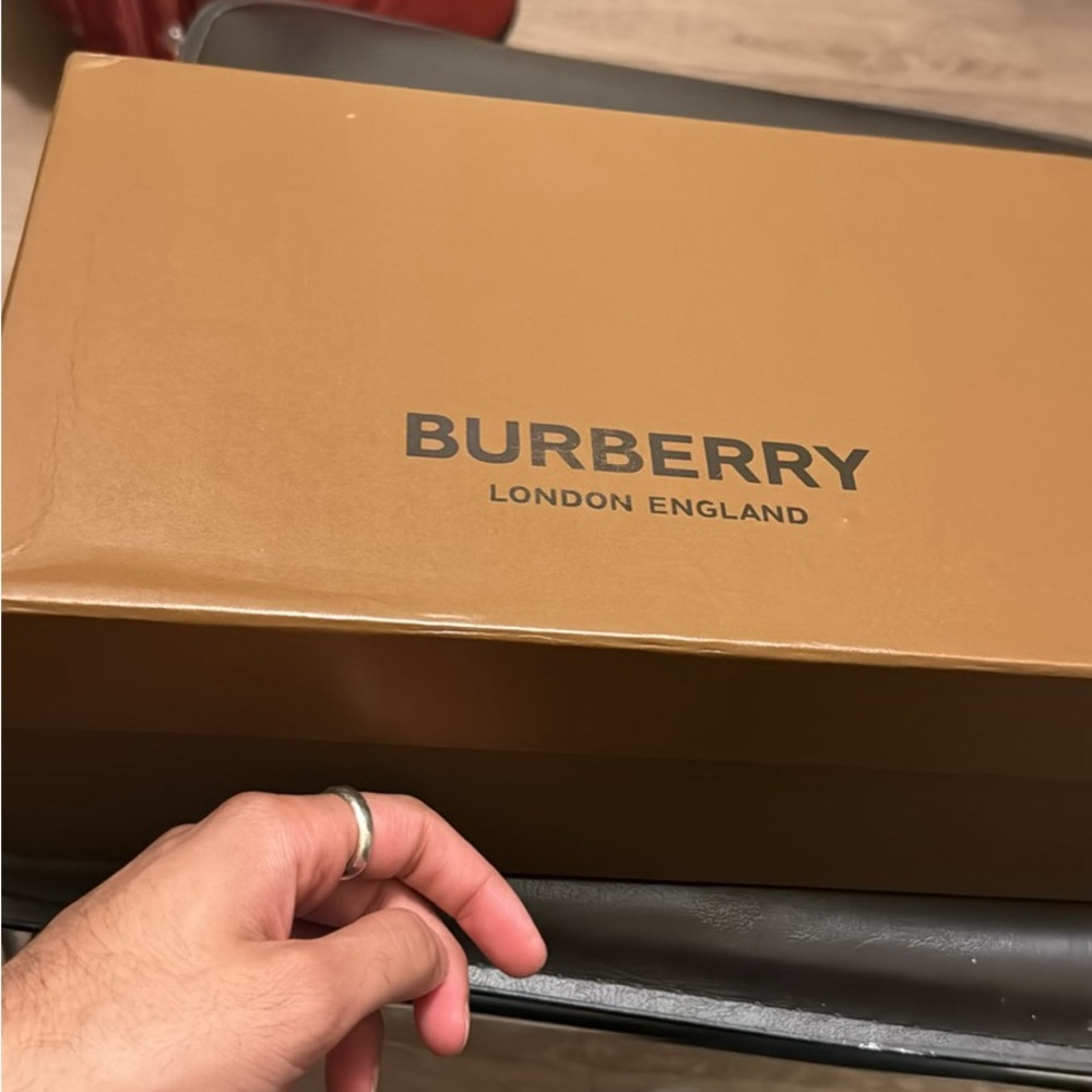 Brand new men’s size 9 Burberry shoes